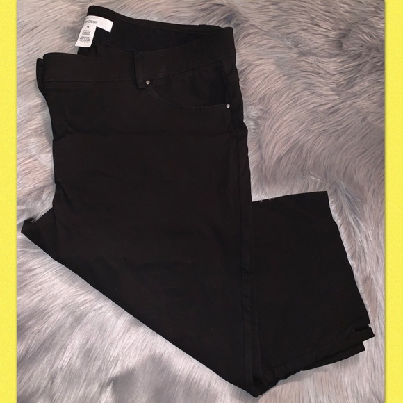 89th & Madison Pants - 89th & Madison Black Capris